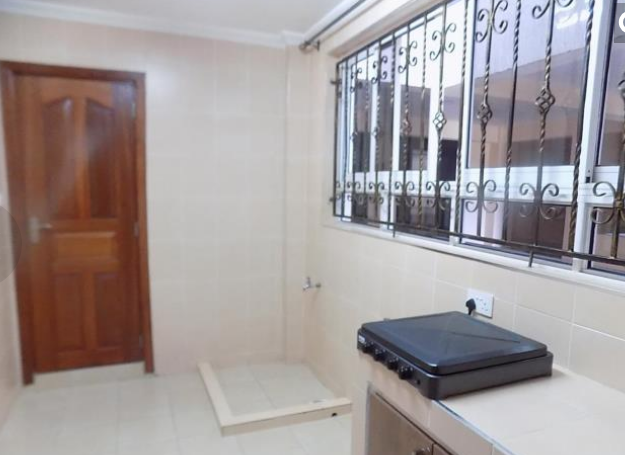NEW HOT DEAL for this 3 Bedroom Apartment located in Riverside Drive giroy properties20