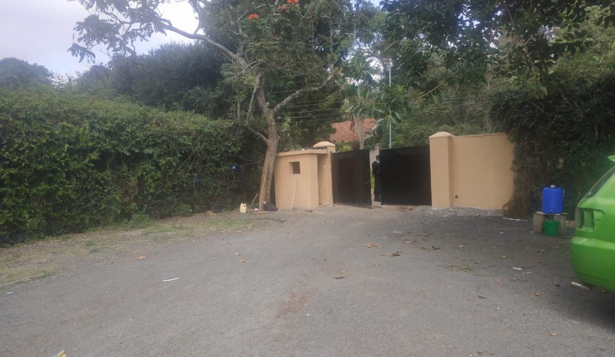 6 Bedroom House In Lavington Ideal For Office Or Residential1