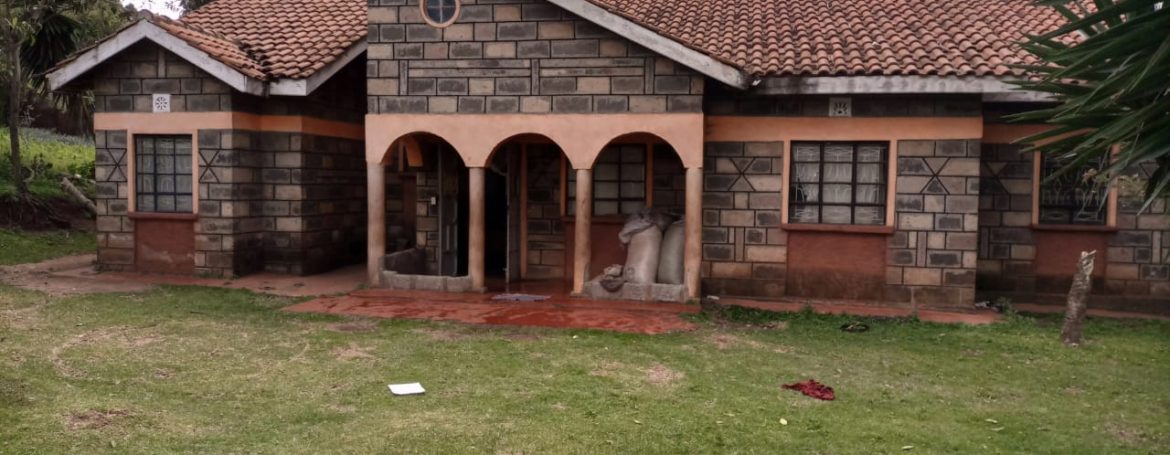 For sale: One and Quarter Acre Plus the House going for Ksh16M In limuru2