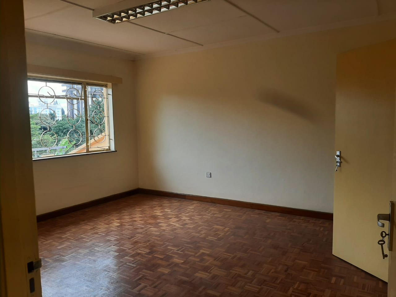 6 Bedrooms Office Space for Rent in Riverside at Ksh500k:Month25