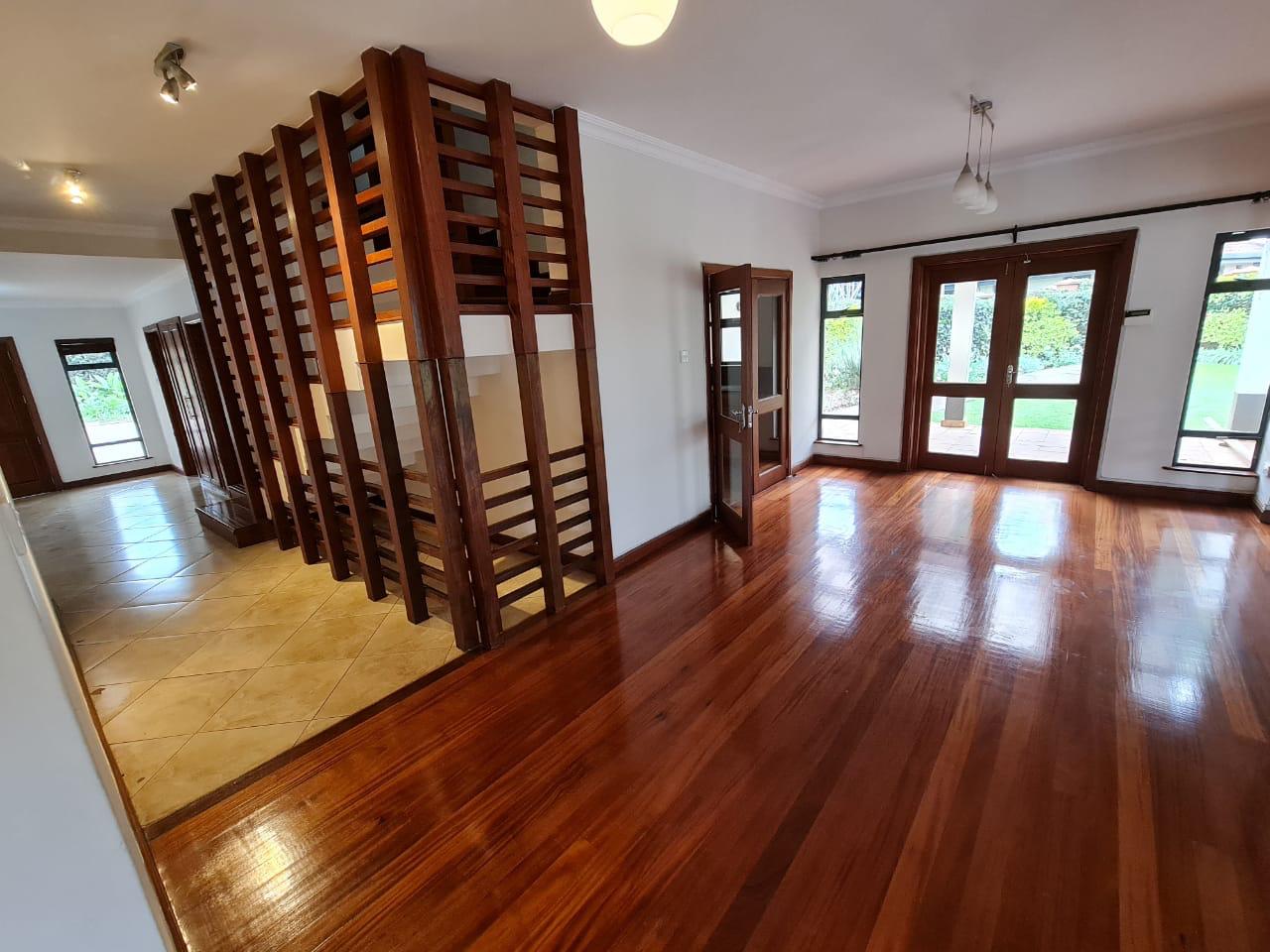 Lovely 4 bedroom Townhouse plus dsq for rent at Ksh330k in Westlands, ensuite, family room, office, detached dsq for 2, very well maintained and more amenities14