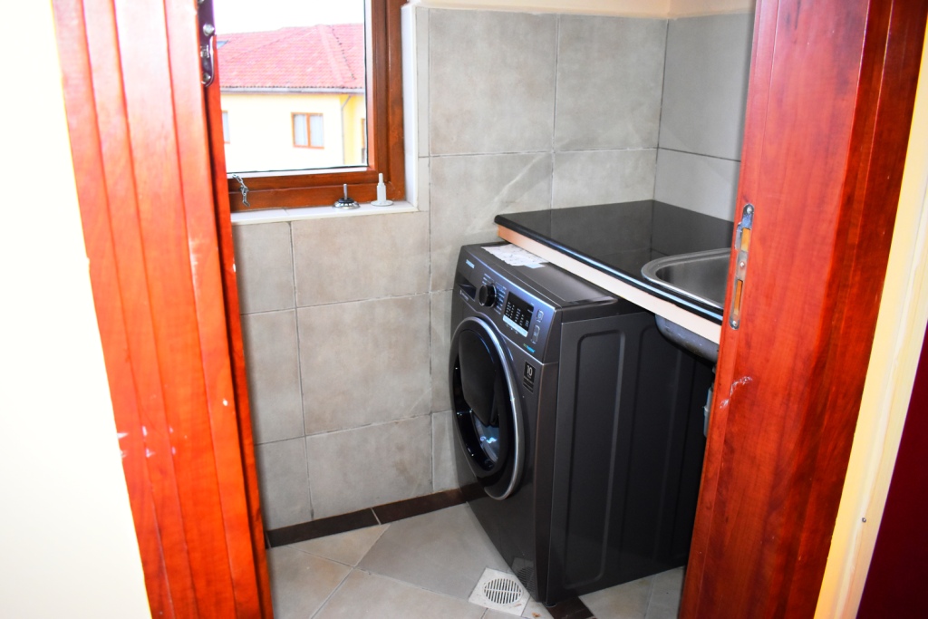 Unfurnished Three Bedroom Apartment for Rent in Upperhill Nairobi at Ksh180k16