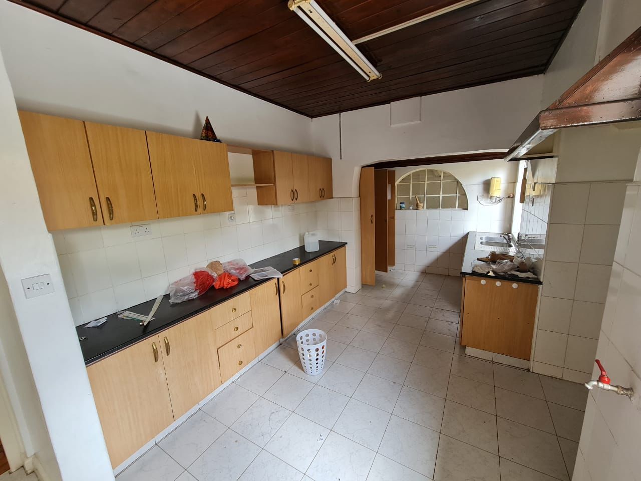 4 bedroom bungalow, plus 2 dsqs, ensuite, garden, well secured. Ideal for office. 250k3
