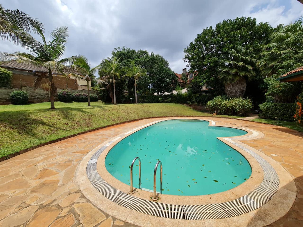 5 Bedroom Townhouse, all ensuite, in a gated community, with garden, pool, club house, back up power. located in Lower Kabete, for rent at Ksh400k (11)