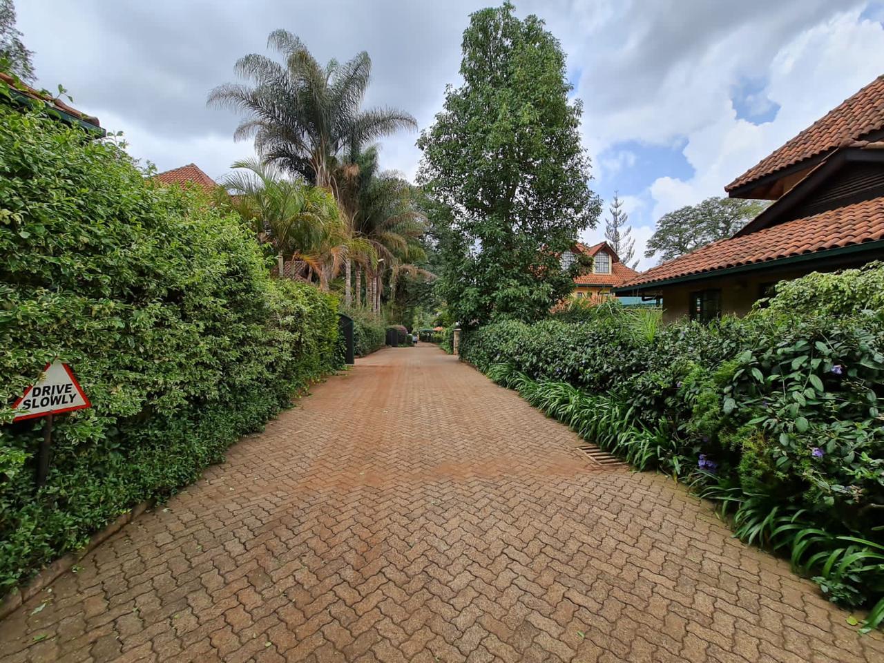 5 Bedroom Townhouse, all ensuite, in a gated community, with garden, pool, club house, back up power. located in Lower Kabete, for rent at Ksh400k (28)