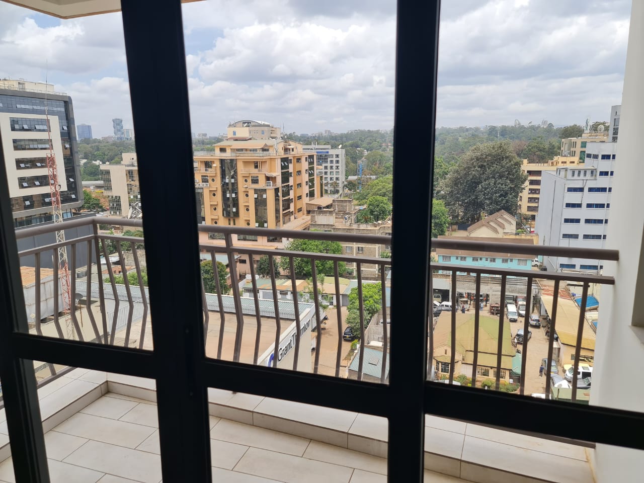 4 Bedroom New Penthouse for Rent in the heart of Westlands with great views, lift, borehole, power backup generator For Rent at Ksh160k (3)