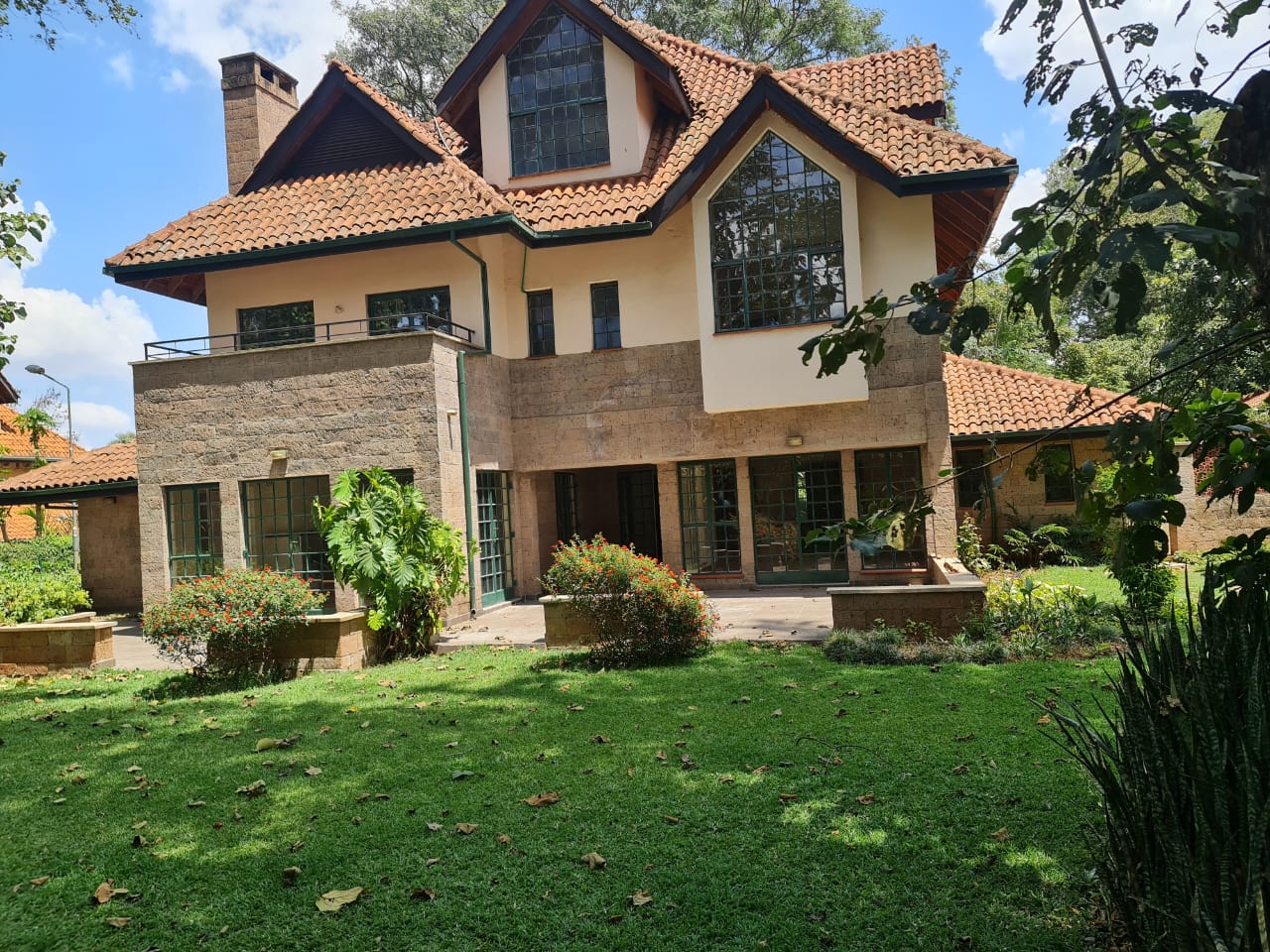 5 Bedrooms House in a gated community of 12 units in Lower kabete for rent at Ksh400k negotiable (19)