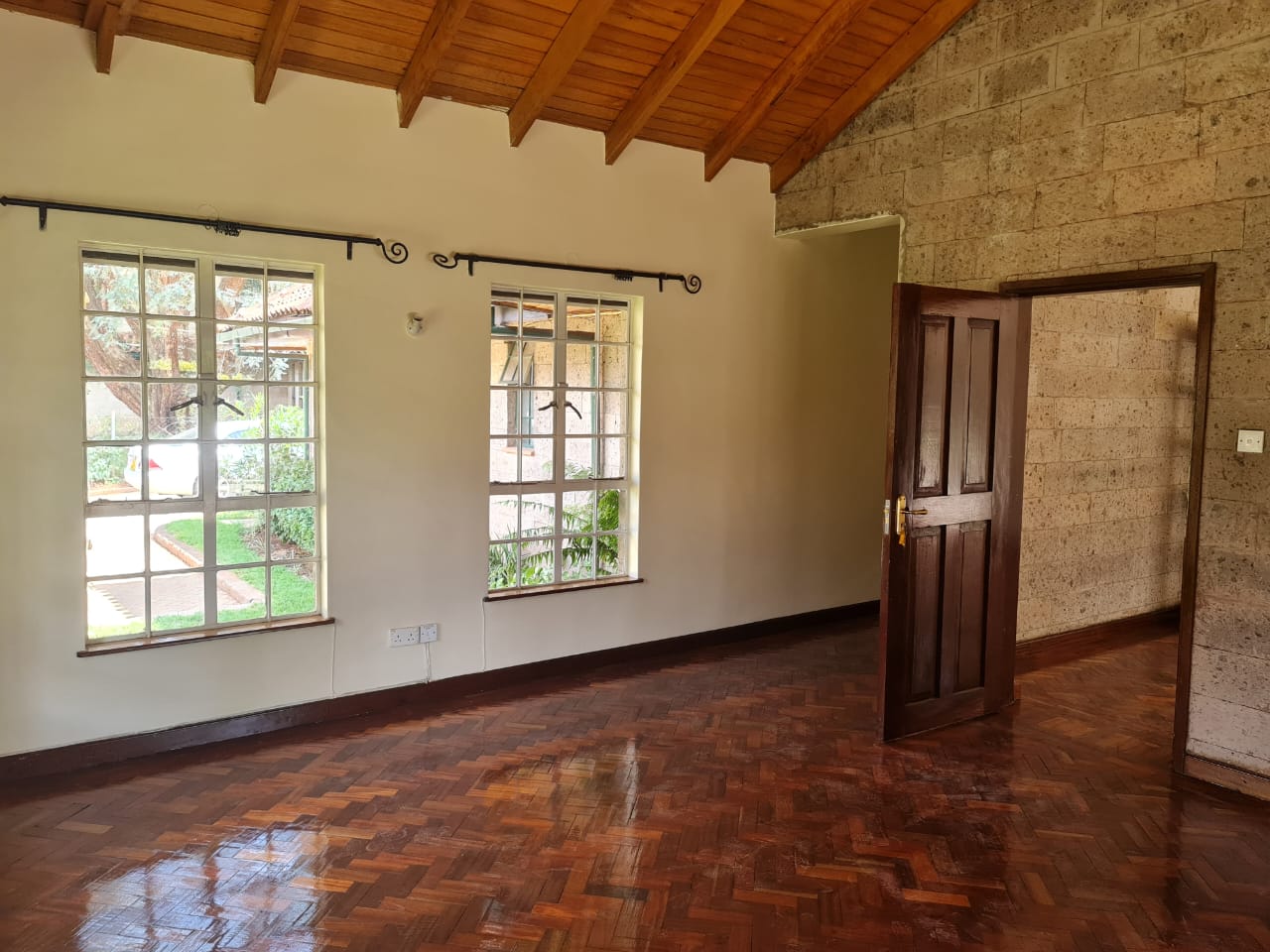 5 Bedrooms House in a gated community of 12 units in Lower kabete for rent at Ksh400k negotiable (23)