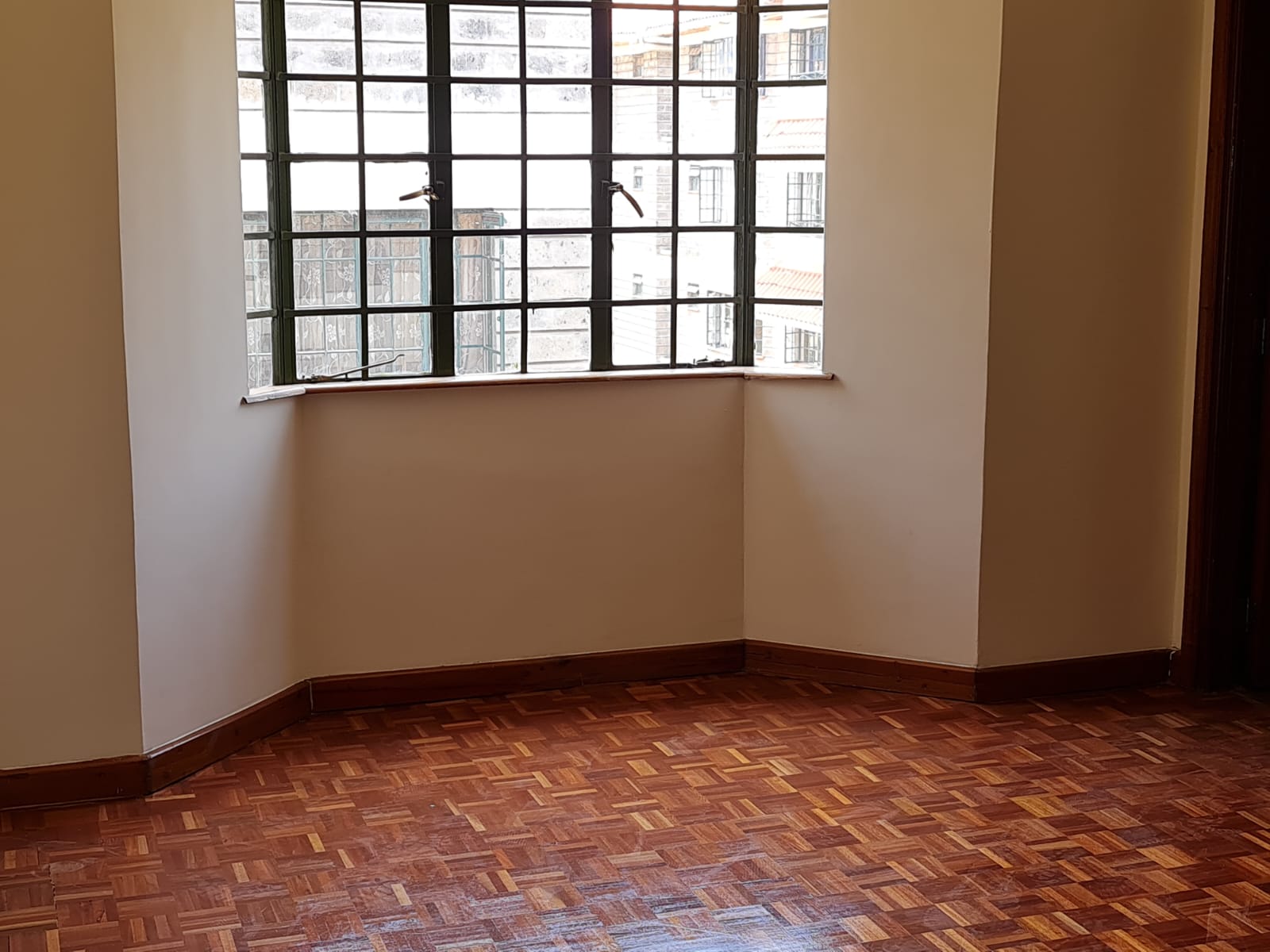 Newly Renovated Spacious 4 Bedroom Apartment for Rent at Ksh95k in Westlands, Raphta Road (11)