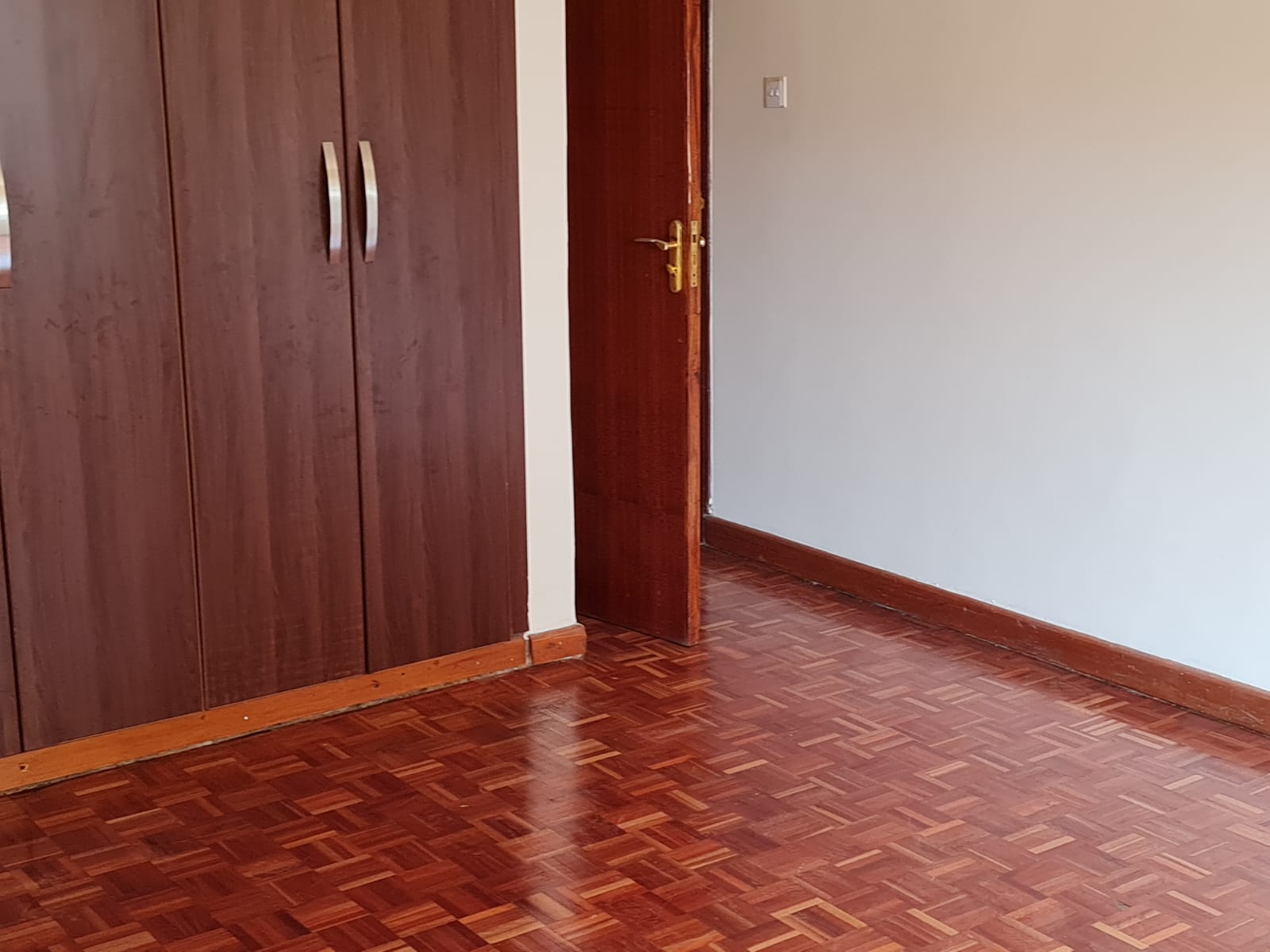 Newly Renovated Spacious 4 Bedroom Apartment for Rent at Ksh95k in Westlands, Raphta Road (13)