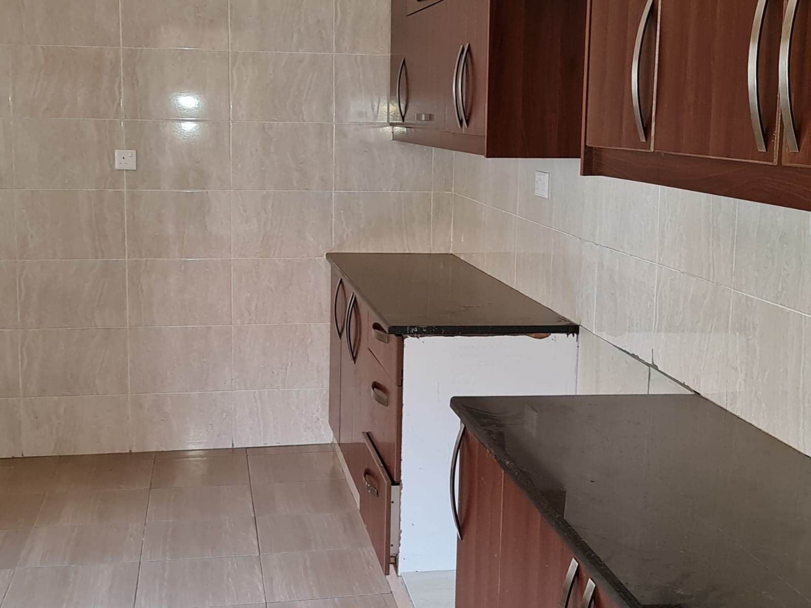 Newly Renovated Spacious 4 Bedroom Apartment for Rent at Ksh95k in Westlands, Raphta Road (24)