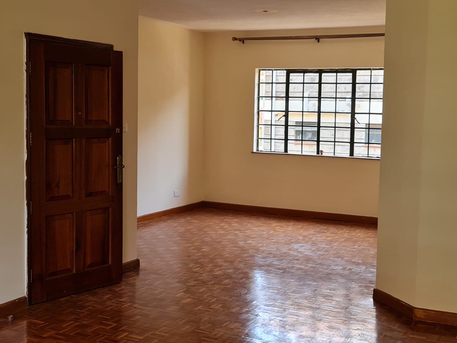 Newly Renovated Spacious 4 Bedroom Apartment for Rent at Ksh95k in Westlands, Raphta Road (5)