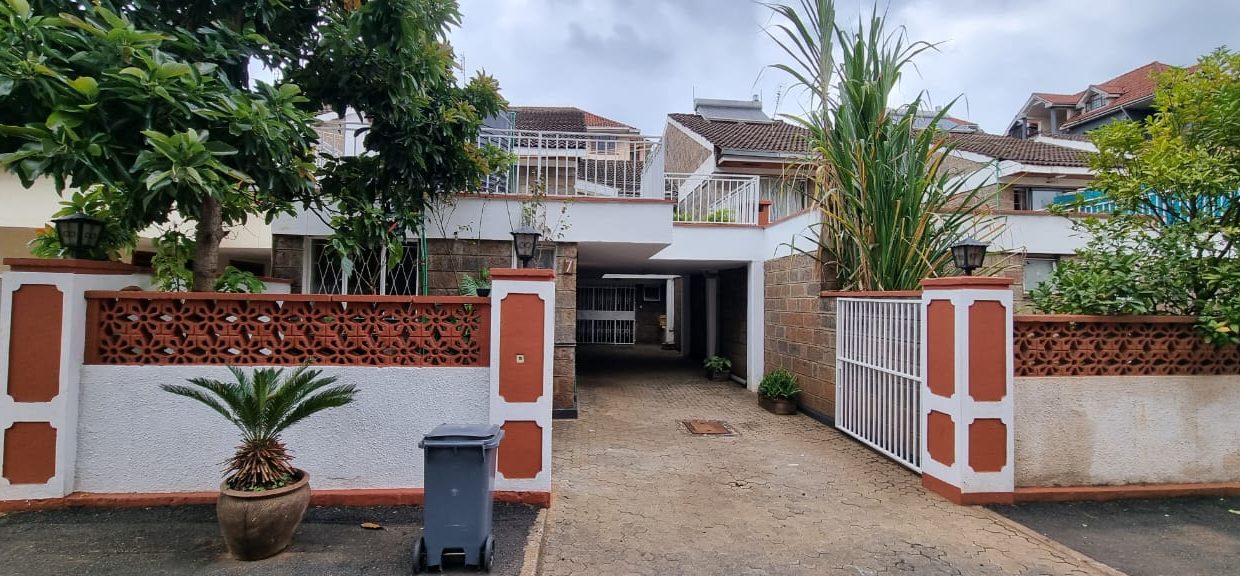 Executive 3 Bedroom Townhouse with DSQ For Rent in Kilimani (1)