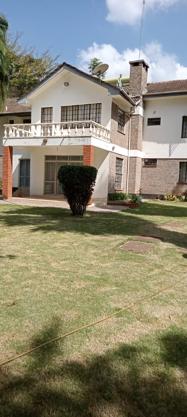 4 Bedroom Double Storey House to Let at Ksh600k Sitting on 34acres with Huge Family Room, Tv Room, Study Room, Terrace, Mature and Well-Kept Garden and more amenities (2)