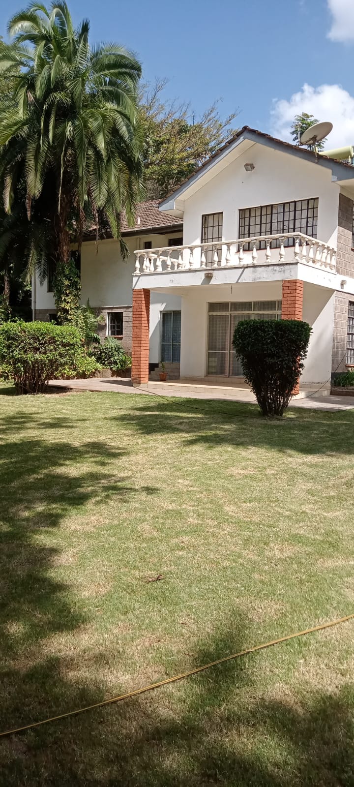 4 Bedroom Double Storey House to Let at Ksh600k Sitting on 34acres with Huge Family Room, Tv Room, Study Room, Terrace, Mature and Well-Kept Garden and more amenities (21)