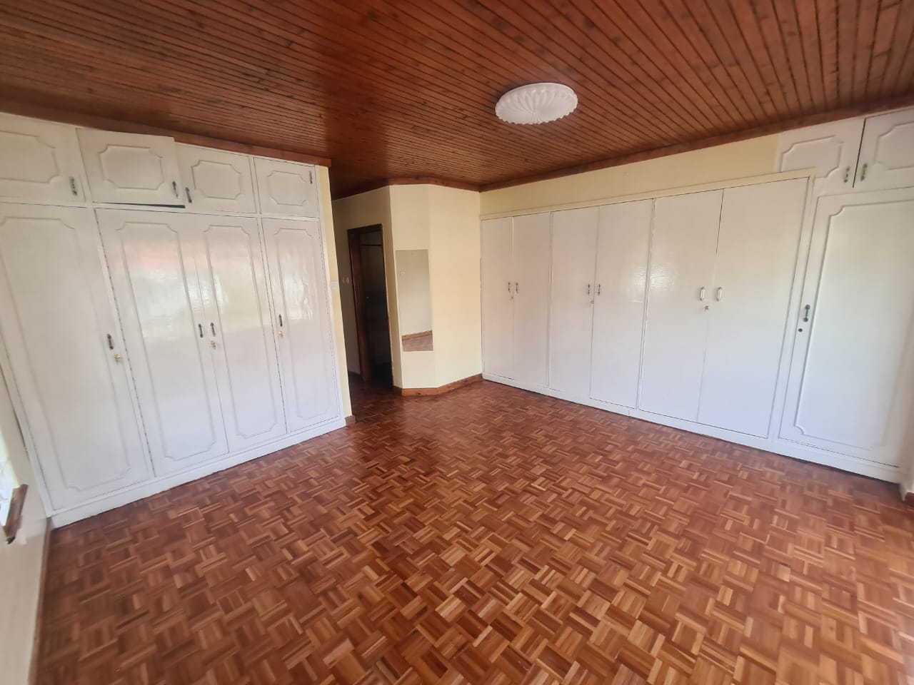 4 Bedrooms 2 Ensuite with SQ for rent at Ksh170kMonth in Kilimani (22)