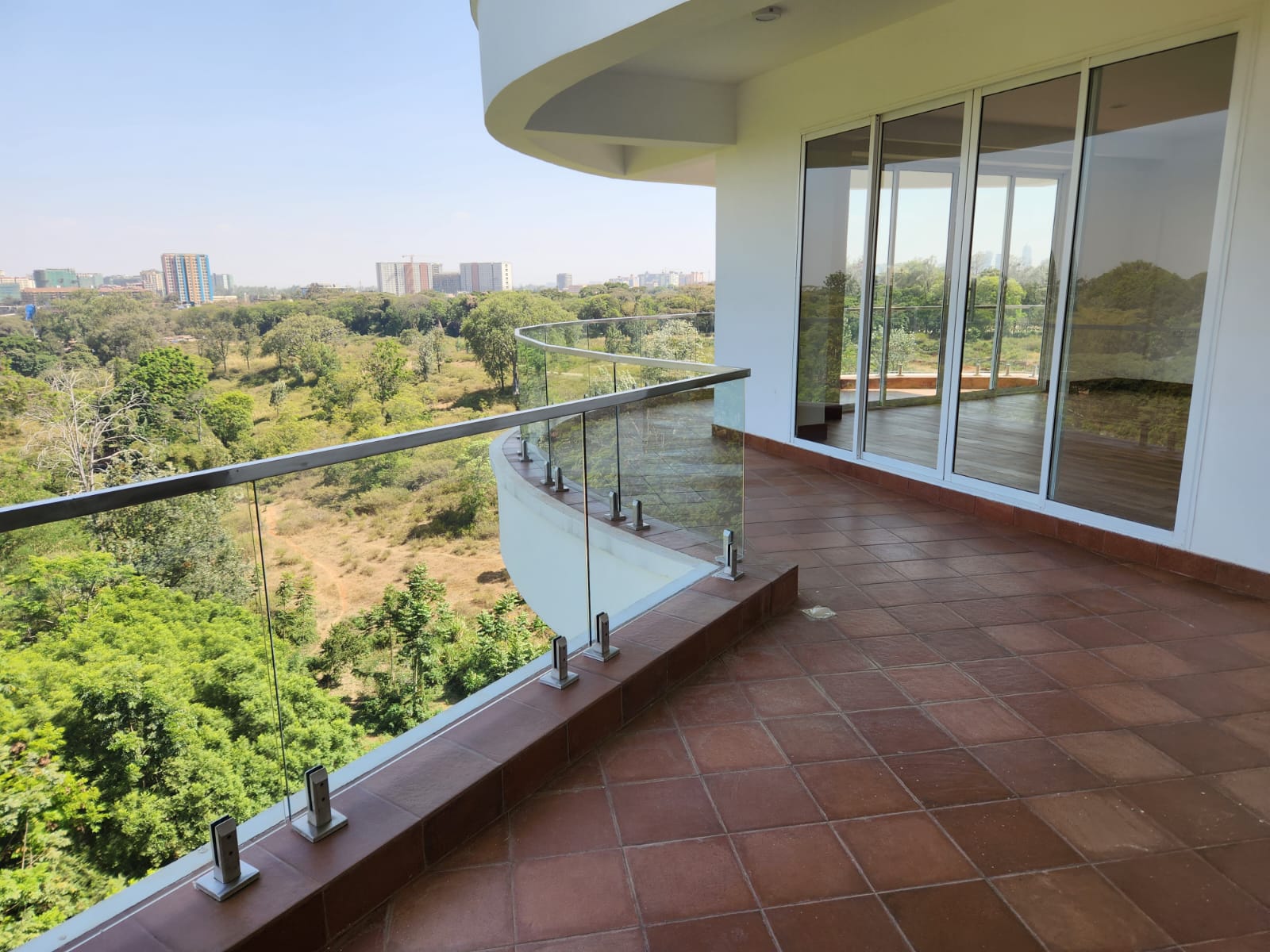 Elegant and Luxurious 2, 3 & 4 Bedroom Apartments To Let in Parklands (18)