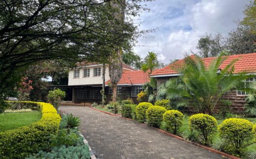 Lavington 6-Bedroom House for Office on 0.8 Acres – Ksh. 700,000