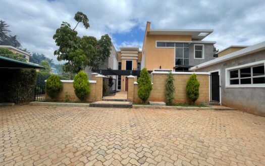 Karen Contemporary Home – Stunning 4-Bedroom on Half Acre for Rent at Ksh. 450,000