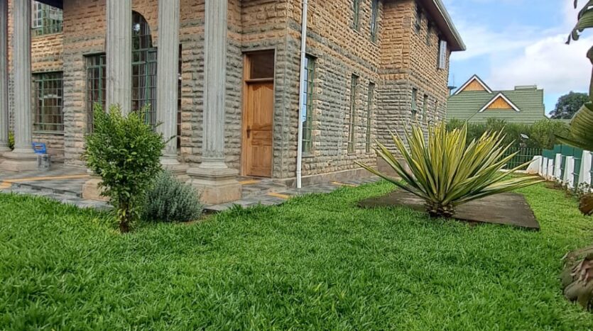 5-Bedroom House for Rent in Mutero