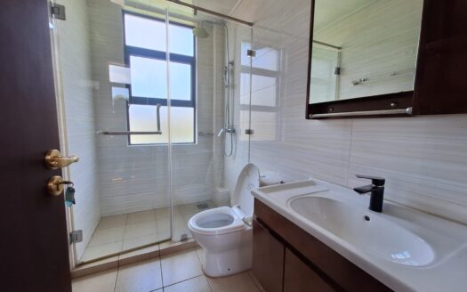 5-Bedroom All-Ensuite Townhouse for Rent in Nairobi – With 2 SQs and Ample Parking