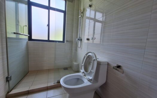 5-Bedroom All-Ensuite Townhouse for Rent in Nairobi – With 2 SQs and Ample Parking