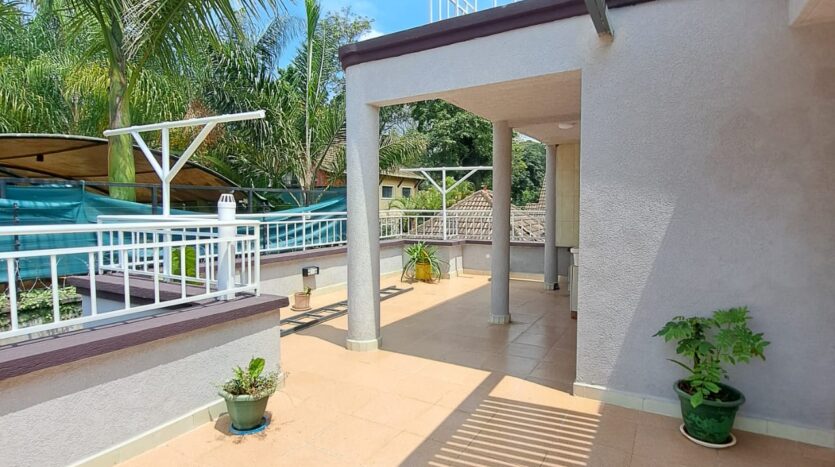 4-bedroom townhouse Spring Valley