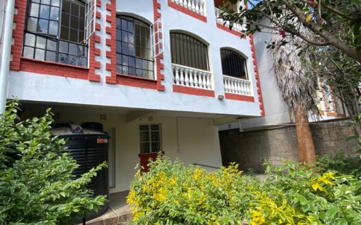 5 BEDROOM VILLAS FOR RENT IN LAVINGTON